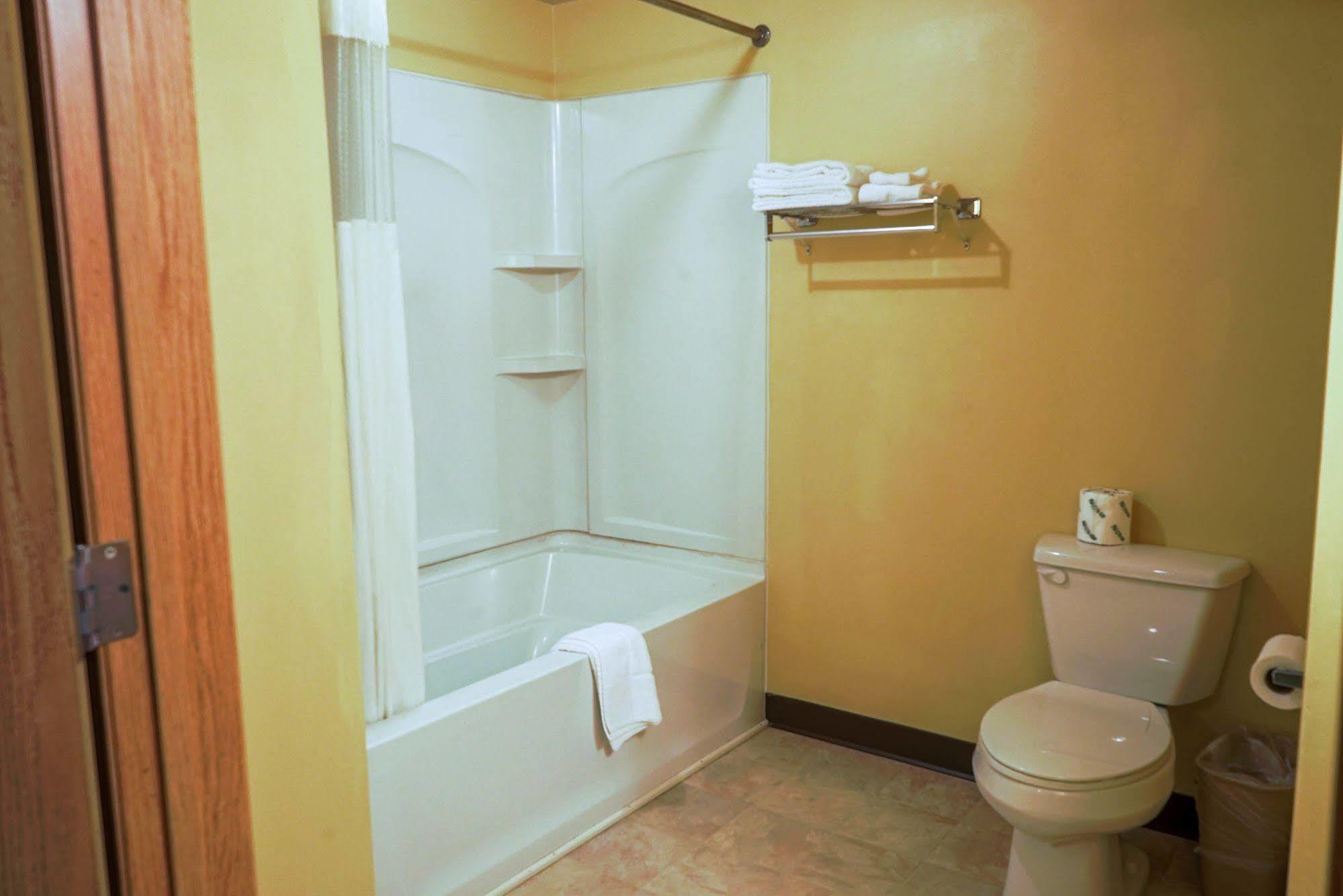 Regal Hotel 2*