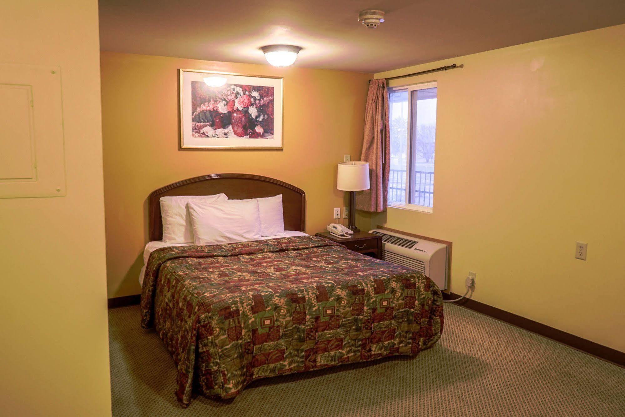 Regal Hotel 2*